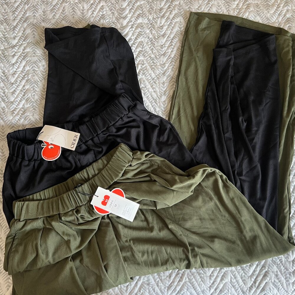 Cider wide leg pants in medium bundle black and green